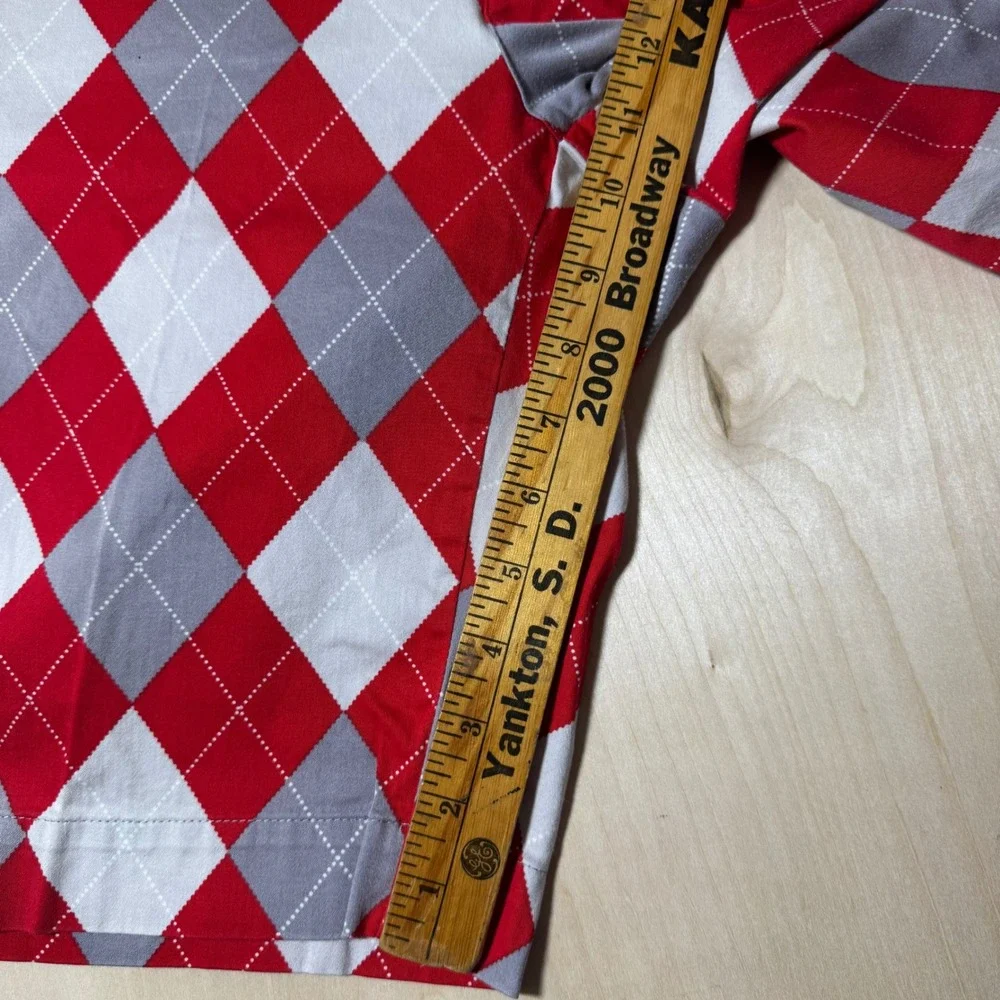 Loudmouth statement piece